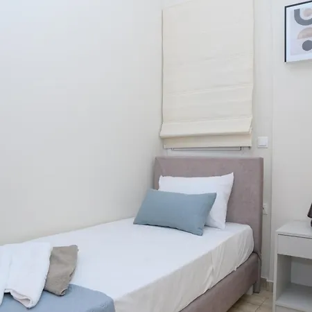 Happy House-steps From Nea Chora شقة خانيا