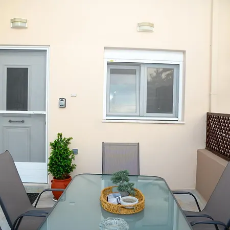 Happy House-steps From Nea Chora شقة