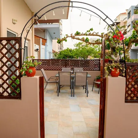 Happy House-steps From Nea Chora شقة *